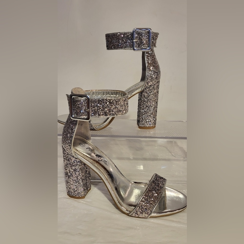 ✨PRICE DROP...HERSTYLE silver sequin dress heels
